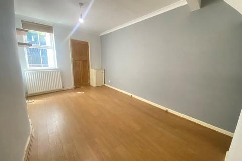 2 bedroom terraced house to rent, Flaxfield Road, Basingstoke RG21