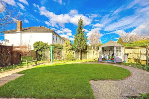 12 Tower Close, Emmer Green, Reading, RG4 8UU