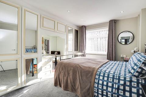 12 Tower Close, Emmer Green, Reading, RG4 8UU