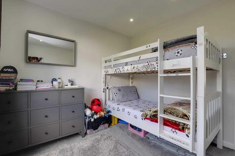12 Tower Close, Emmer Green, Reading, RG4 8UU