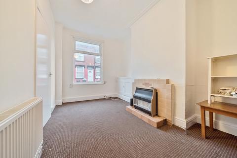 3 bedroom end of terrace house for sale, Thornville View, Hyde Park, Leeds, LS6