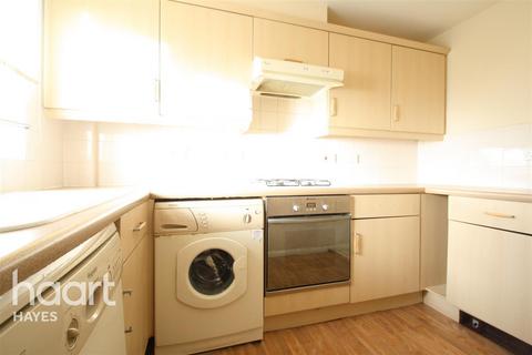 2 bedroom terraced house to rent, Patching Way,Yeading UB4