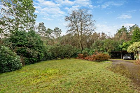 18 High View Road, Lightwater, GU18 5YF