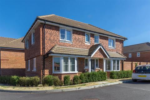 7 Cook Grove, Spencers Wood, Reading, RG7 1ZF