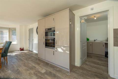 7 Cook Grove, Spencers Wood, Reading, RG7 1ZF