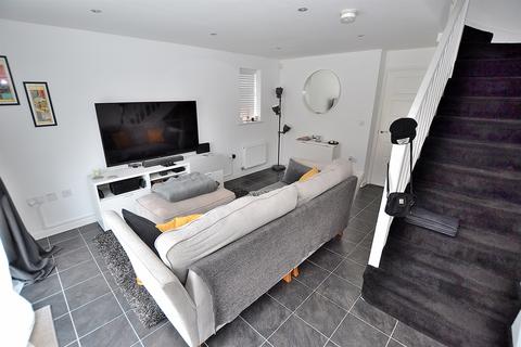 2 bedroom house for sale - Columbia Crescent, Wolverhampton