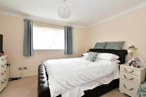 2 bedroom terraced house for sale, Sinclair Walk, Wickford, Essex