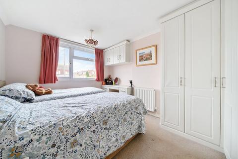 70 Tollards Road, Exeter, EX2 6JH