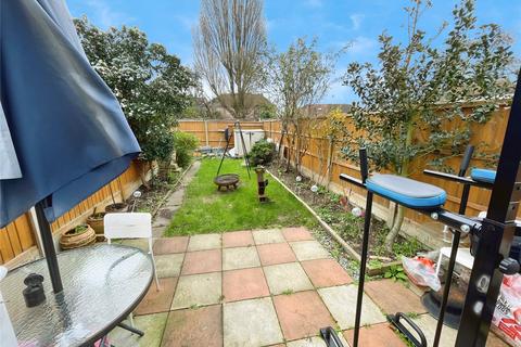 4 bedroom end of terrace house for sale, Willow Street, Romford, RM7