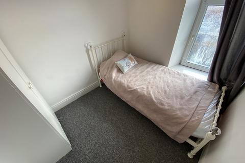 27 Capel Road, Clydach, Swansea, SA6 5PZ