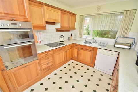 16 Browning Drive, Winchester, SO22 5AR