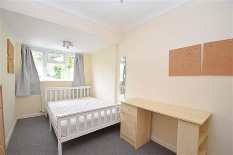 16 Browning Drive, Winchester, SO22 5AR