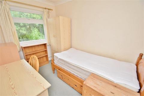 16 Browning Drive, Winchester, SO22 5AR