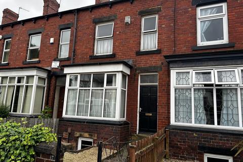 6 bedroom terraced house to rent, Newport Mount,  Leeds, LS6