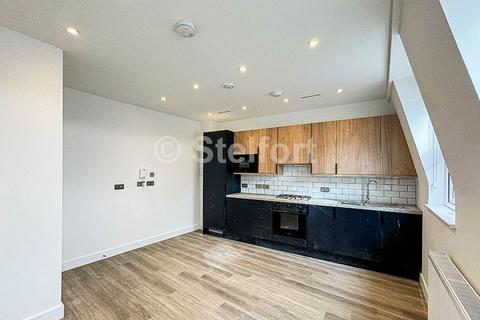 3 bedroom apartment to rent - Barking Road, London, E13