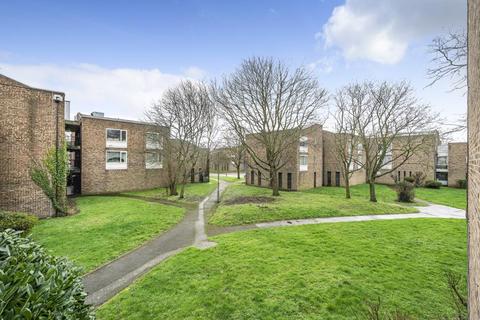 Fleetwood Court, Staines TW19