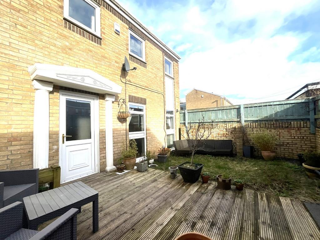 Wuppertal Court, Jarrow, Tyne and Wear 3 bed semidetached house for