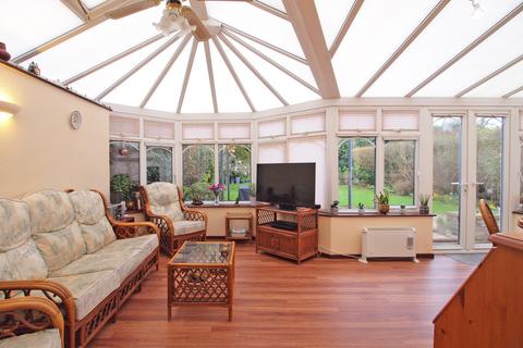 66 High Beeches, Banstead, SM7 1NB