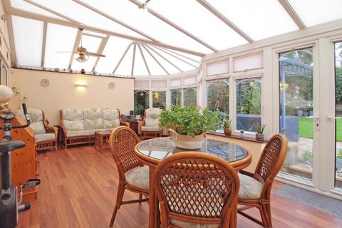 66 High Beeches, Banstead, SM7 1NB