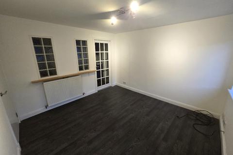 2 bedroom flat to rent, Great Northern Road, Woodside, Aberdeen, AB24