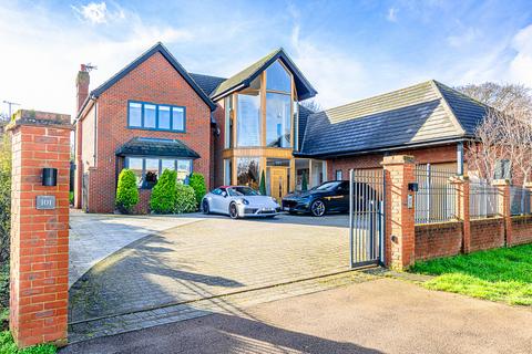 5 bedroom detached house for sale, Hockley SS5