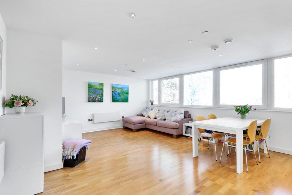 Kersfield Road, Putney 2 bed flat for sale £560,000