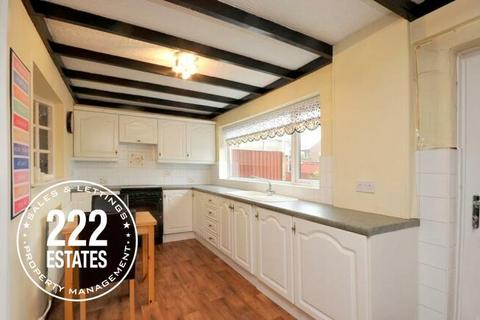 3 bedroom terraced house to rent, Ulverston Avenue Orford