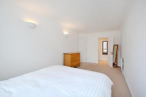 1 bedroom apartment for sale, Lockview Court Narrow Street E14