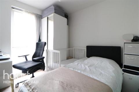 1 bedroom flat to rent - Moor End Lodge