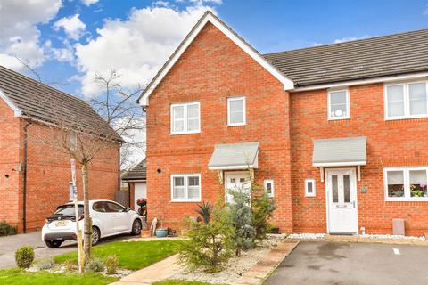 3 bedroom end of terrace house for sale, Guardians Way, Portsmouth, Hampshire