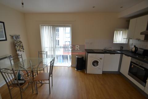 3 bedroom townhouse to rent, Boston Street, Hulme, Manchester. M15 5AY