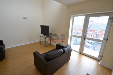 3 bedroom townhouse to rent, Boston Street, Hulme, Manchester. M15 5AY