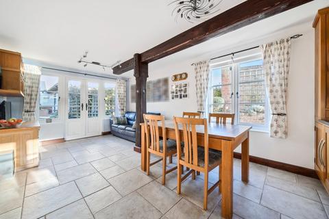 Willowbrook House Broadclyst Road, Whimple, Exeter, EX5 2TT
