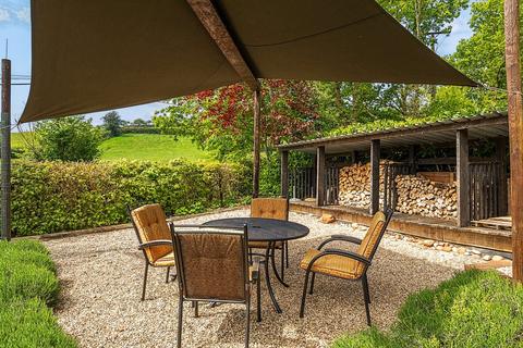 Willowbrook House Broadclyst Road, Whimple, Exeter, EX5 2TT