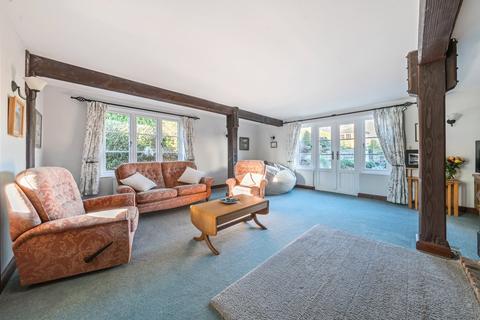 Willowbrook House Broadclyst Road, Whimple, Exeter, EX5 2TT
