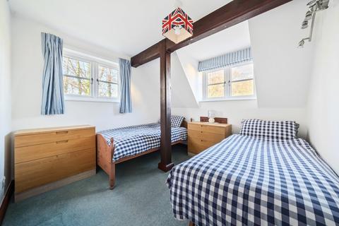 Willowbrook House Broadclyst Road, Whimple, Exeter, EX5 2TT