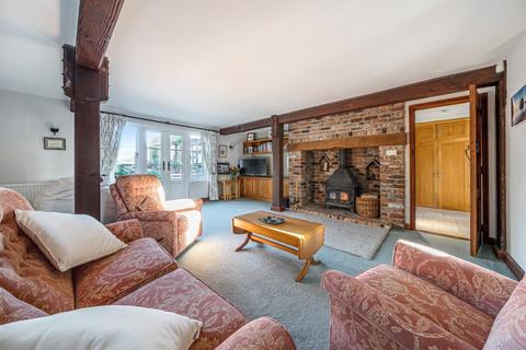 Willowbrook House Broadclyst Road, Whimple, Exeter, EX5 2TT