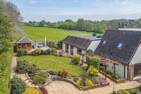 Willowbrook House Broadclyst Road, Whimple, Exeter, EX5 2TT