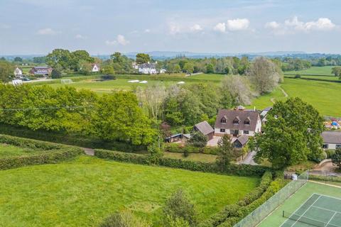 Willowbrook House Broadclyst Road, Whimple, Exeter, EX5 2TT