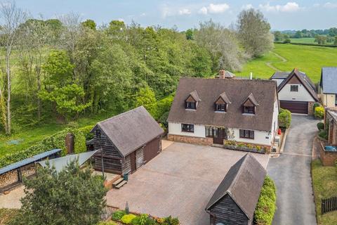 Willowbrook House Broadclyst Road, Whimple, Exeter, EX5 2TT