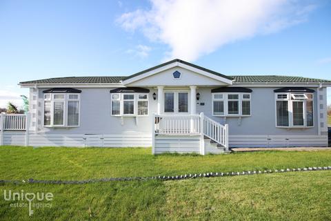 2 bedroom lodge for sale, Wyre country park,  Poulton-le-Fylde, FY6