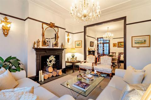 103 Ninian Road, Cardiff, CF23 5ER