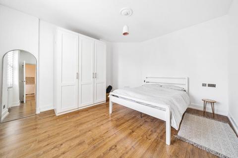 1 bedroom flat for sale, Chiswick Road, Chiswick