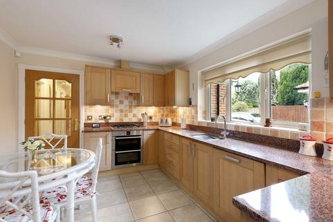 4 bedroom bungalow for sale, Wattleton Road, Beaconsfield, HP9