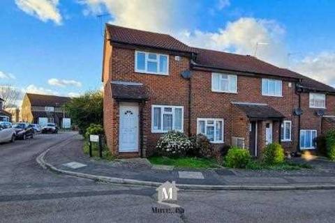 2 bedroom end of terrace house for sale, Avebury,, Cippenham,, Slough