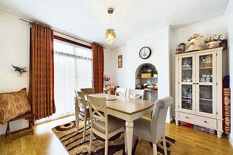 4 bedroom end of terrace house for sale, Bexhill Road, London, N11