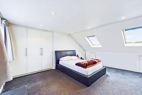 4 bedroom end of terrace house for sale, Bexhill Road, London, N11