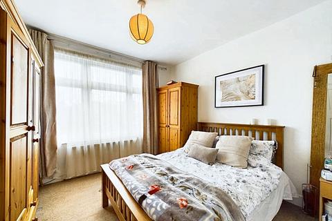 4 bedroom end of terrace house for sale, Bexhill Road, London, N11