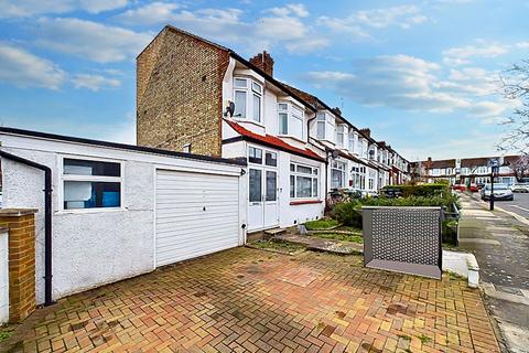 4 bedroom end of terrace house for sale, Bexhill Road, London, N11