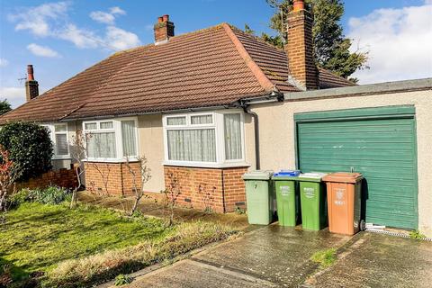 2 bedroom semi-detached bungalow for sale - Lavernock Road, Bexleyheath, Kent